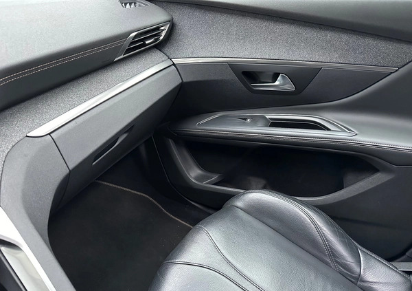 Peugeot 5008 cena 76900 przebieg: 179500, rok produkcji 2019 z Korfantów małe 742
